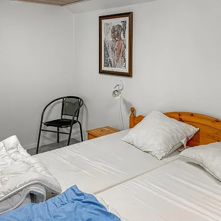 2 Bedroom Awesome In Ferienhaus Store Fuglede