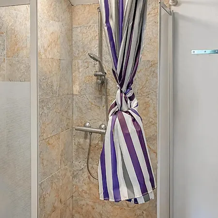 2 Bedroom Awesome In *